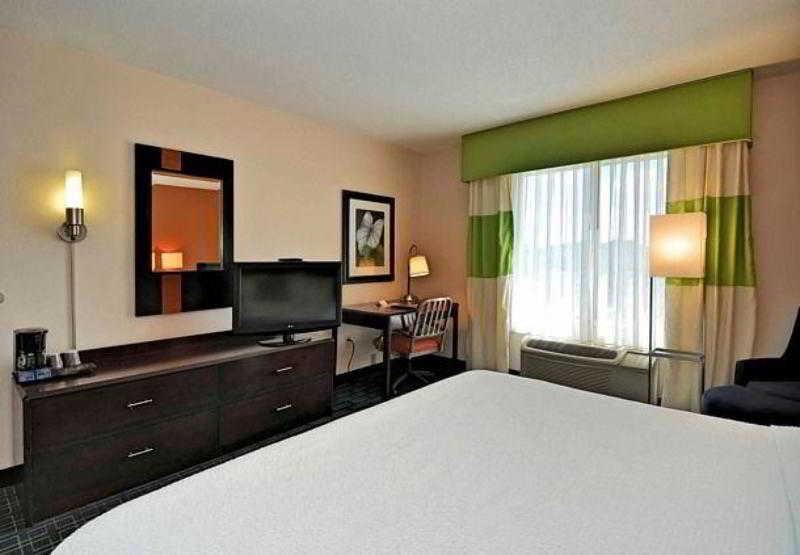 Fairfield Inn And Suites By Marriott Potomac Mills Woodbridge Ngoại thất bức ảnh